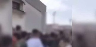 UČENIK UPERIO PIŠTOLJ U DRUGOVE! HAOS ZAHVATA SVE