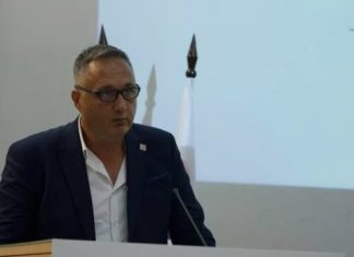 Definicija stranačkog operativca