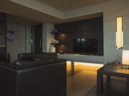 Kako svetlost može promeniti način na koji doživljavamo prostor Kako svetlost može promeniti način na koji doživljavamo prostor-soba-svetlo-namestaj