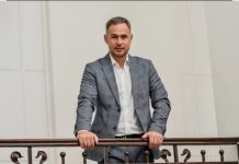 Politička opservacija i magnetizam duboke empatije